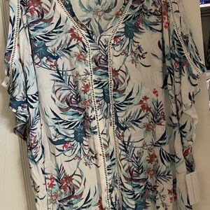 NWT Raisins Size L Cold Shoulder Coverup